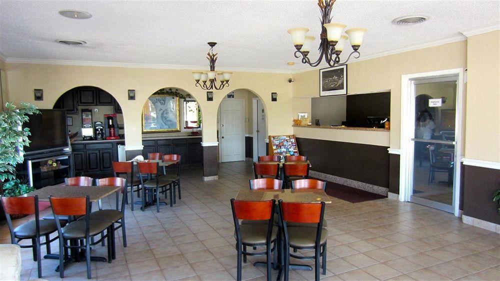 Americas Best Value Inn & Suites Brenham Εξωτερικό φωτογραφία