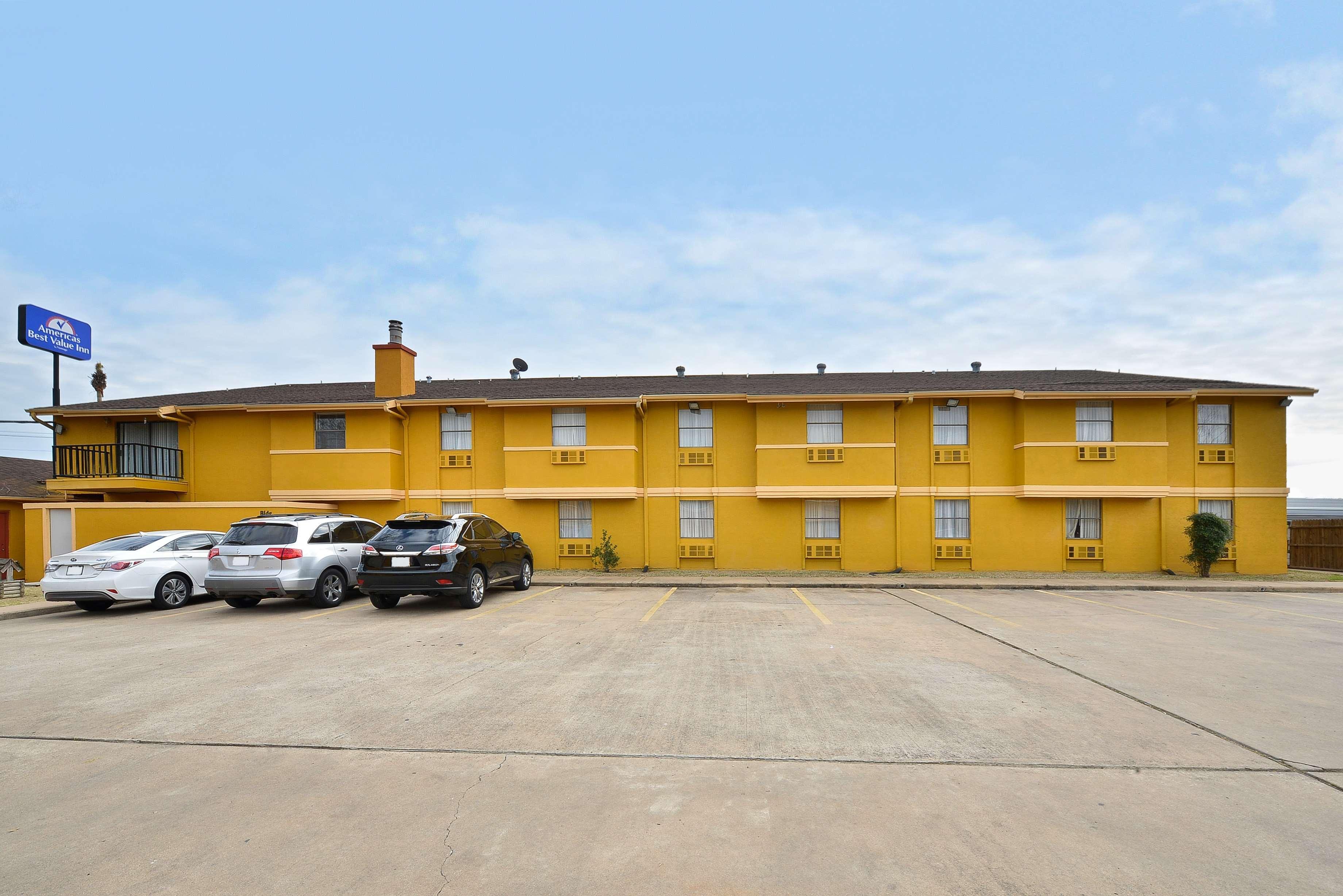 Americas Best Value Inn & Suites Brenham Εξωτερικό φωτογραφία