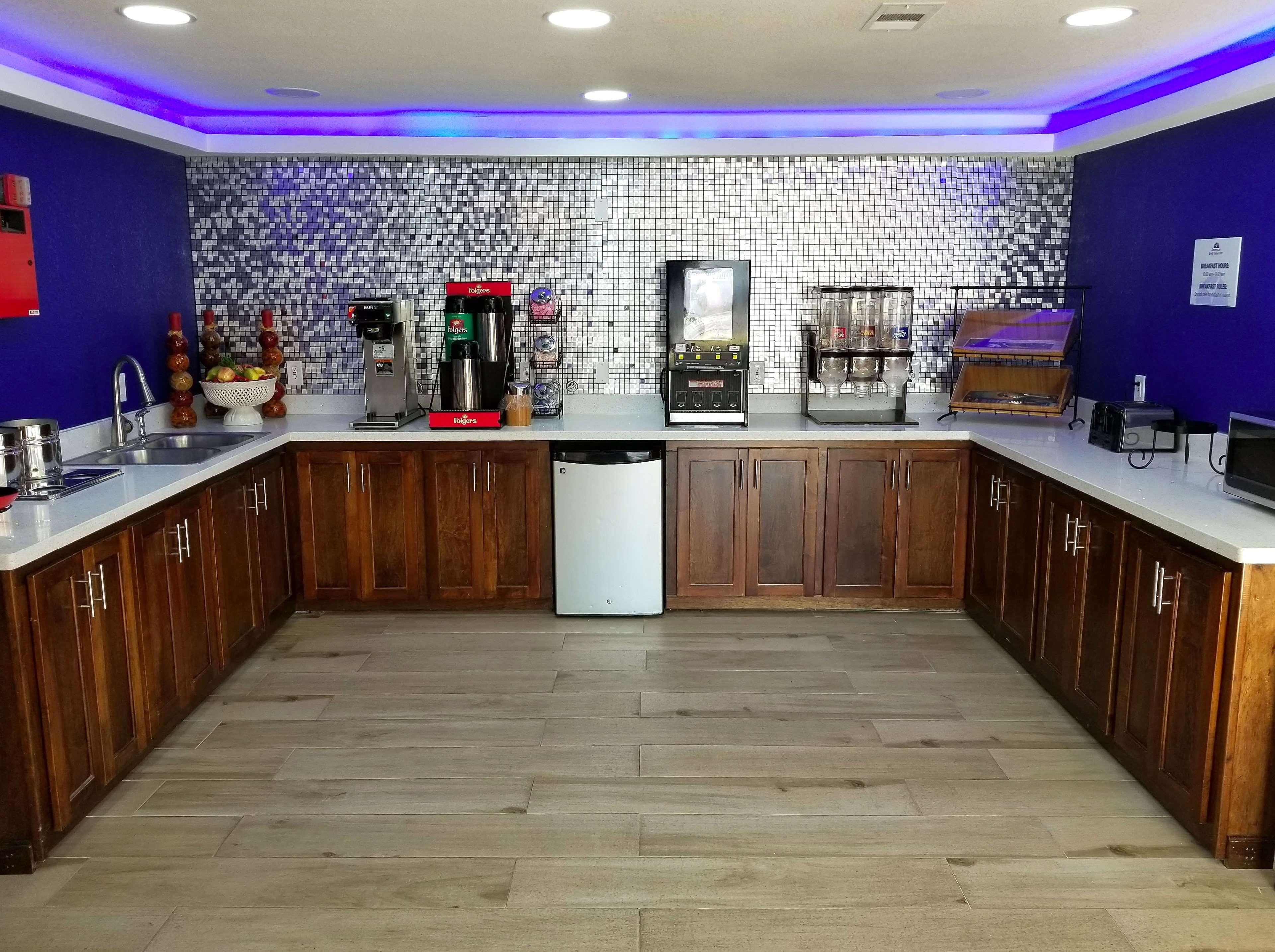 Americas Best Value Inn & Suites Brenham Εξωτερικό φωτογραφία