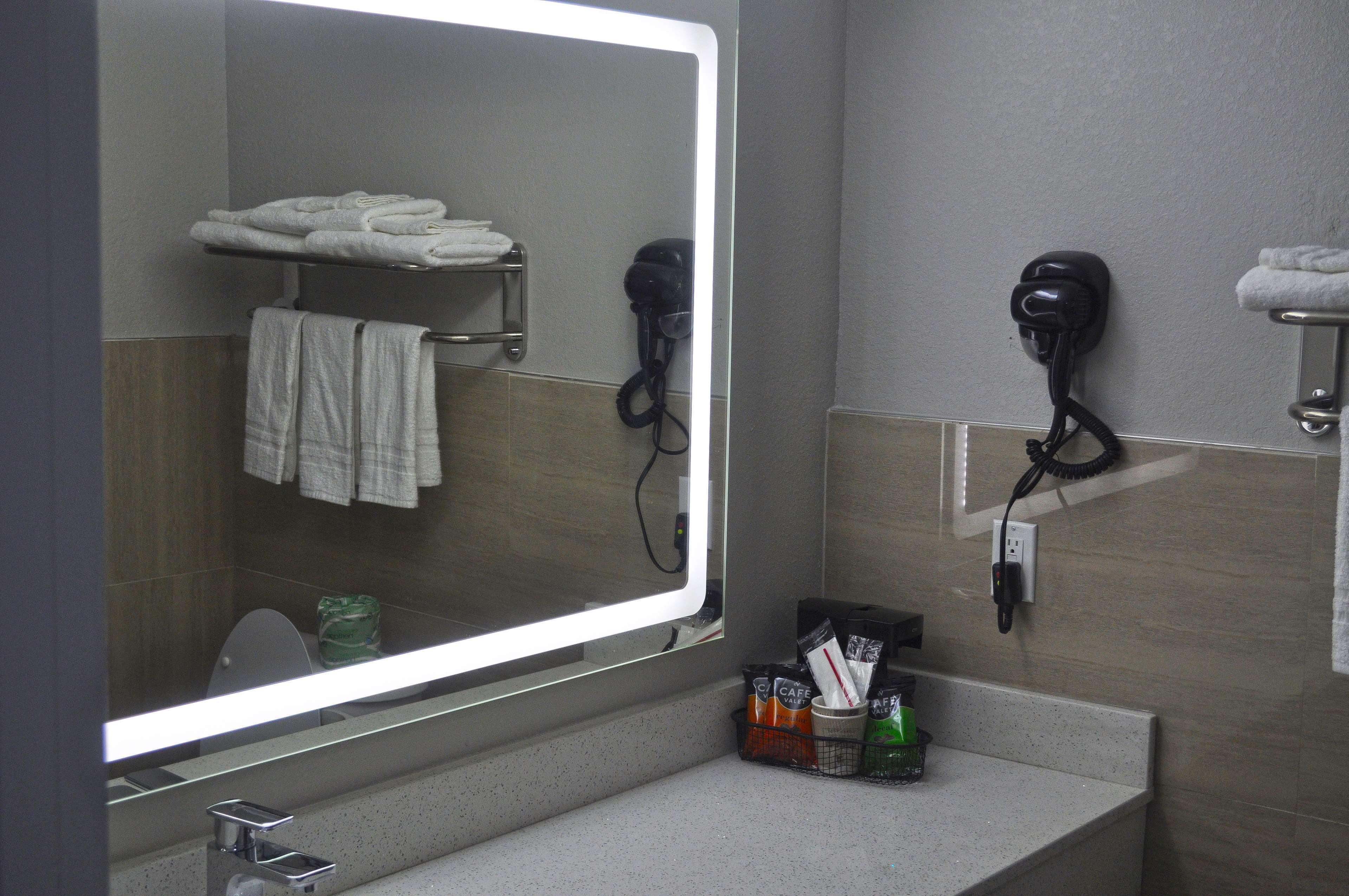 Americas Best Value Inn & Suites Brenham Εξωτερικό φωτογραφία