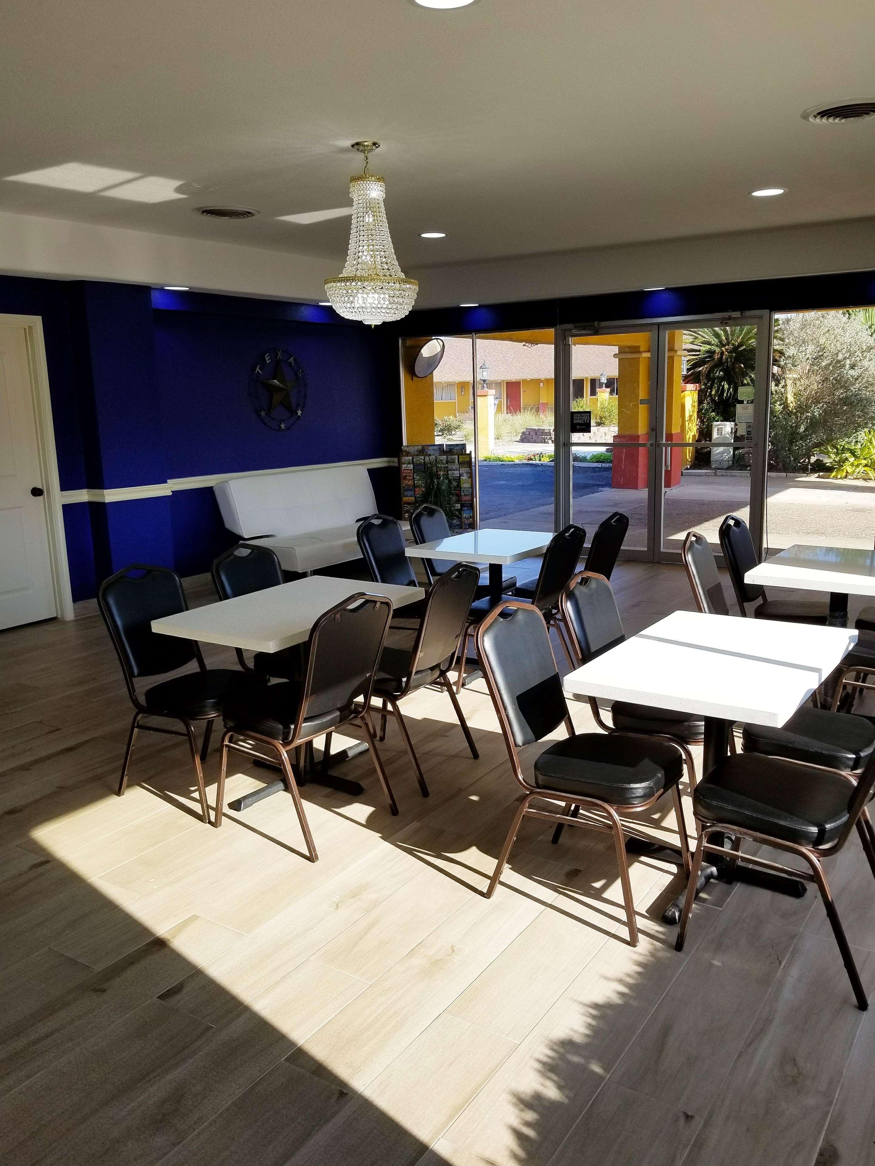 Americas Best Value Inn & Suites Brenham Εξωτερικό φωτογραφία