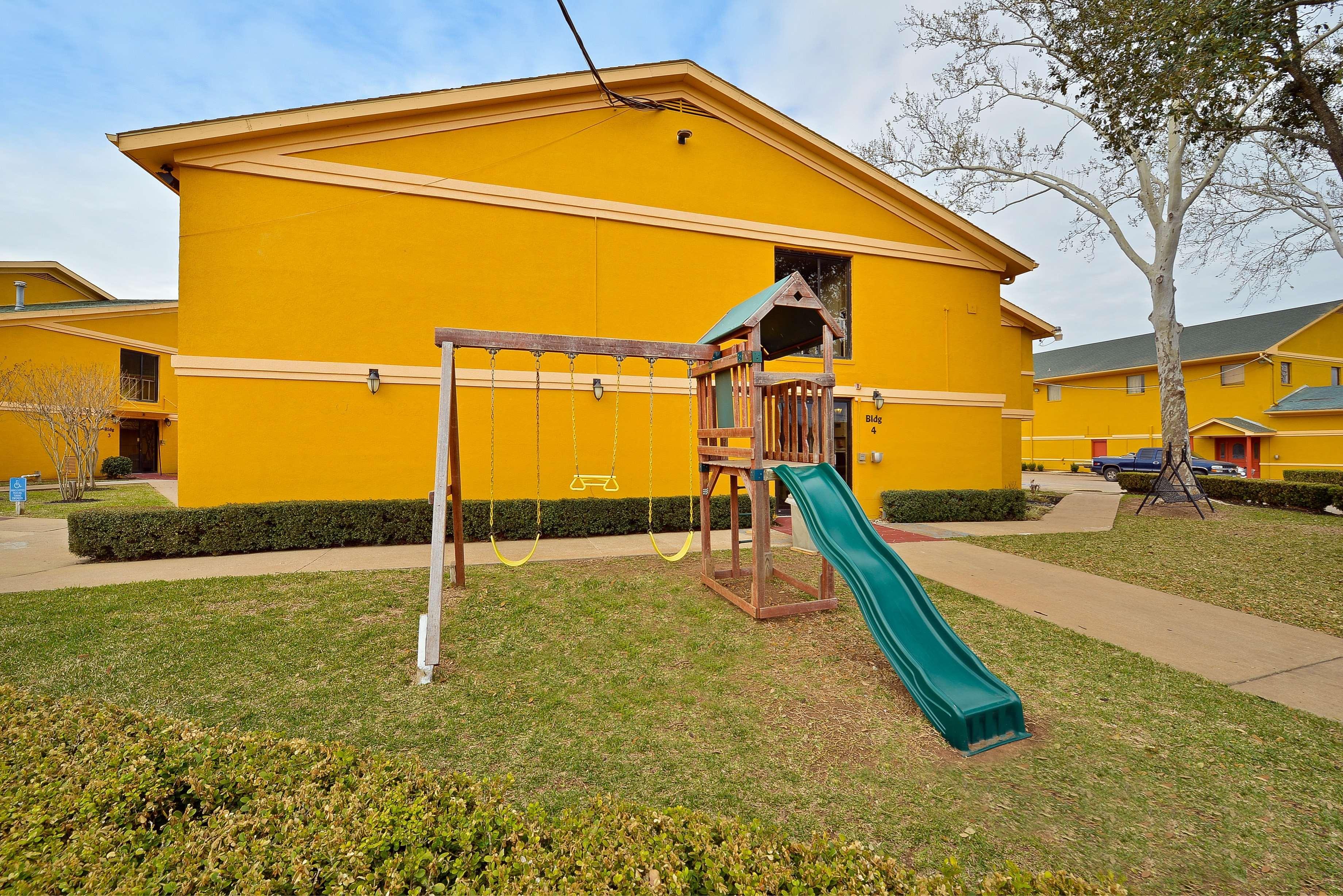 Americas Best Value Inn & Suites Brenham Εξωτερικό φωτογραφία