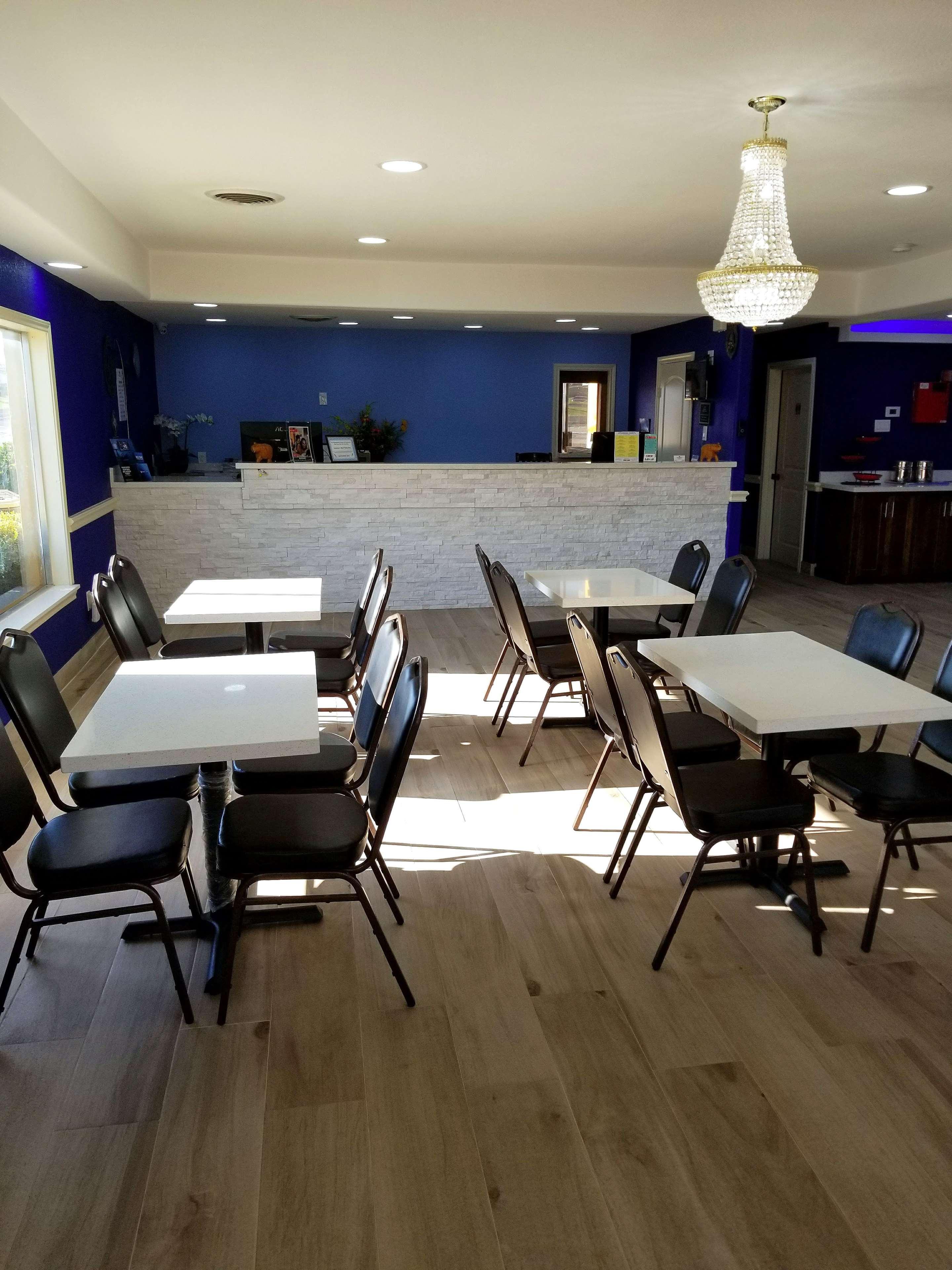Americas Best Value Inn & Suites Brenham Εξωτερικό φωτογραφία