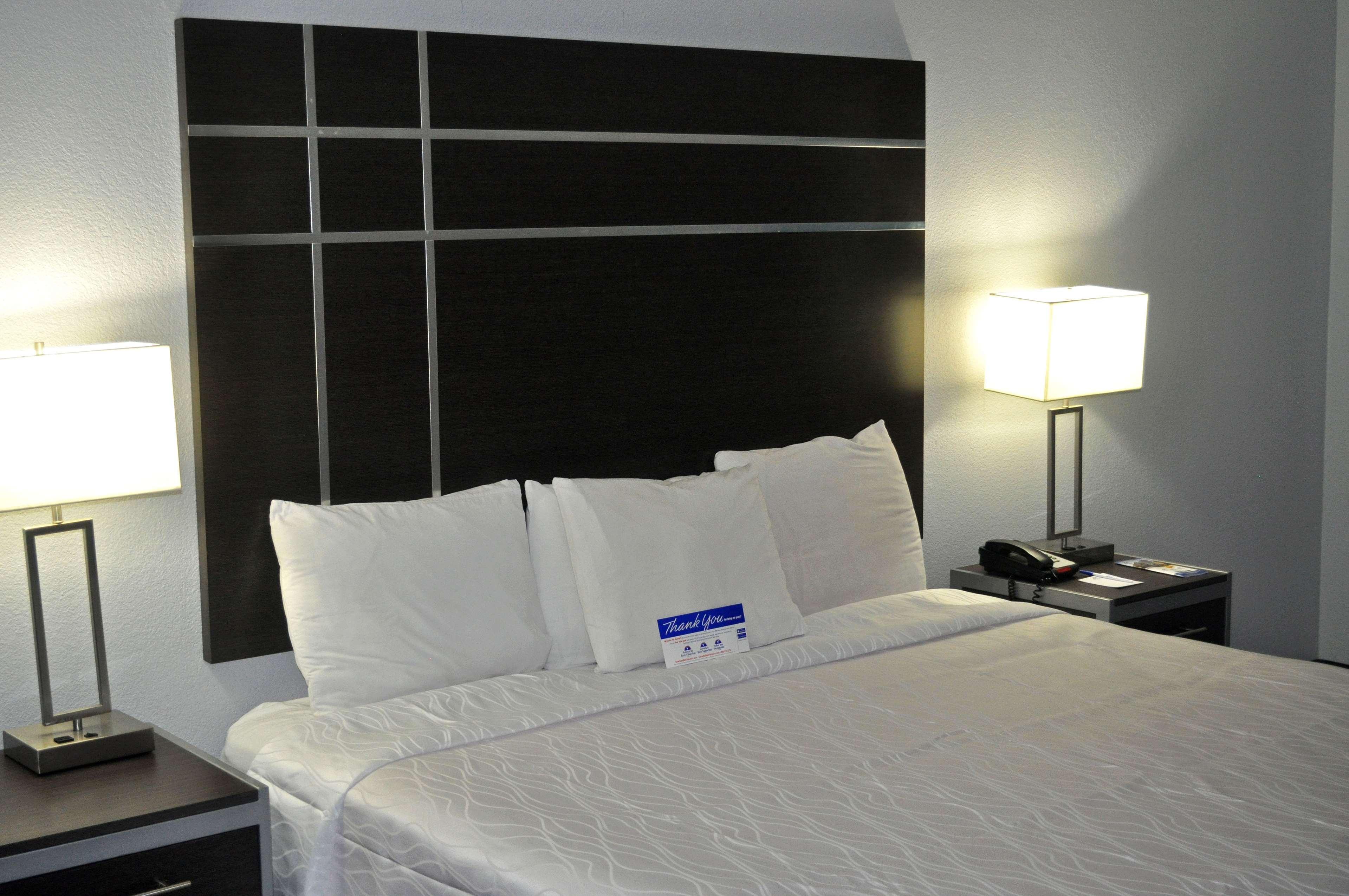 Americas Best Value Inn & Suites Brenham Εξωτερικό φωτογραφία