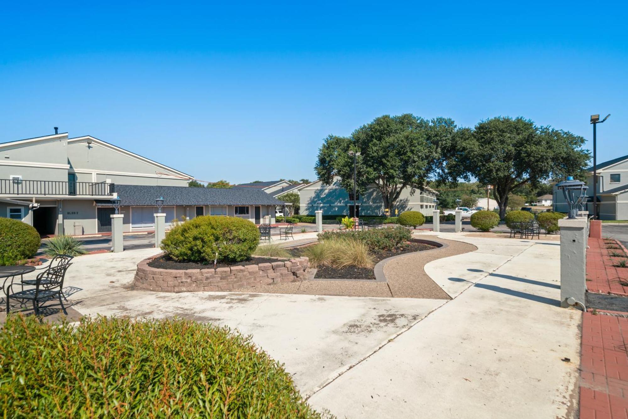Americas Best Value Inn & Suites Brenham Εξωτερικό φωτογραφία