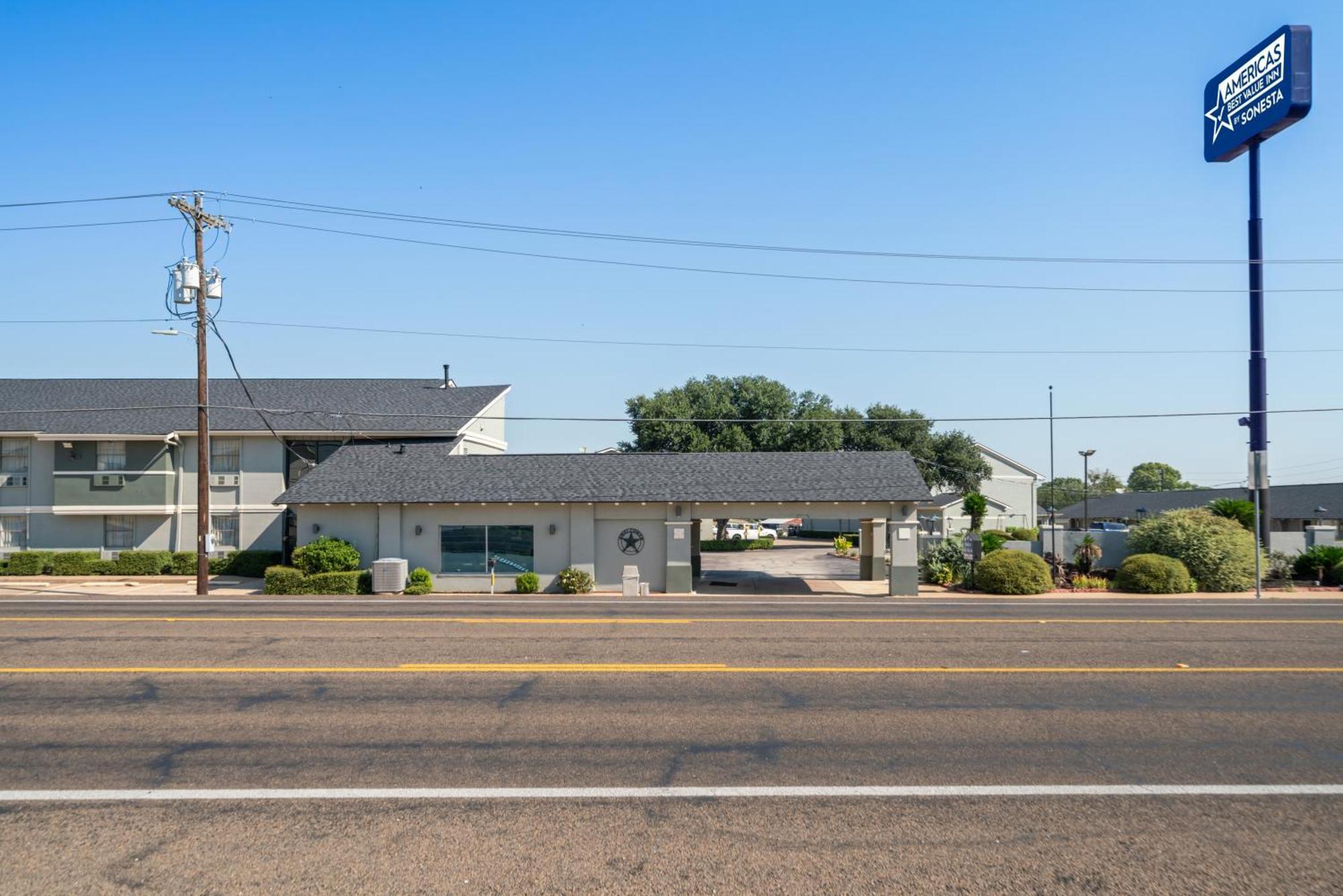 Americas Best Value Inn & Suites Brenham Εξωτερικό φωτογραφία