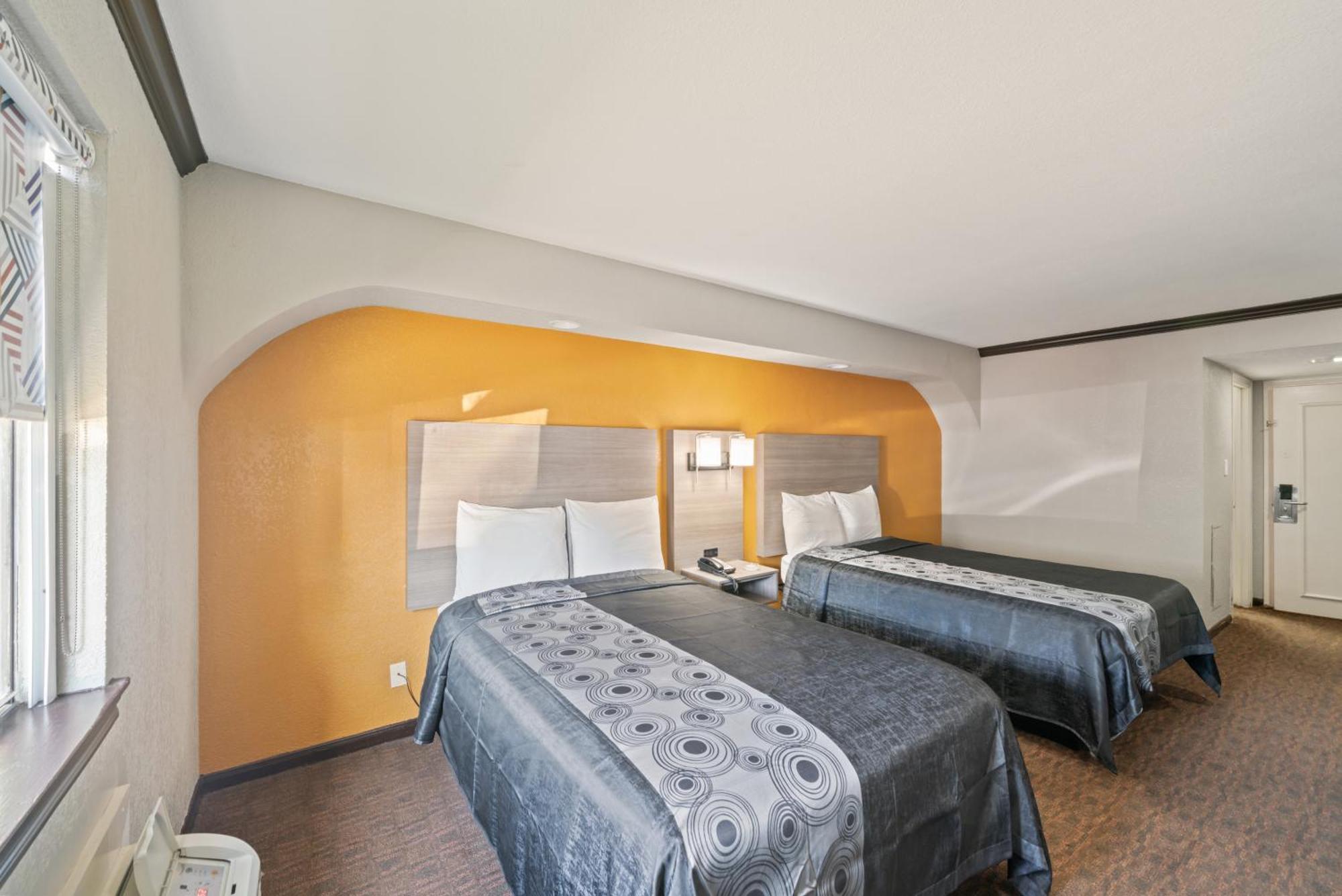 Americas Best Value Inn & Suites Brenham Εξωτερικό φωτογραφία
