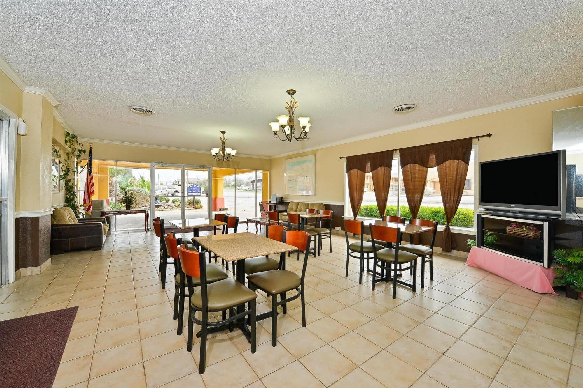 Americas Best Value Inn & Suites Brenham Εξωτερικό φωτογραφία