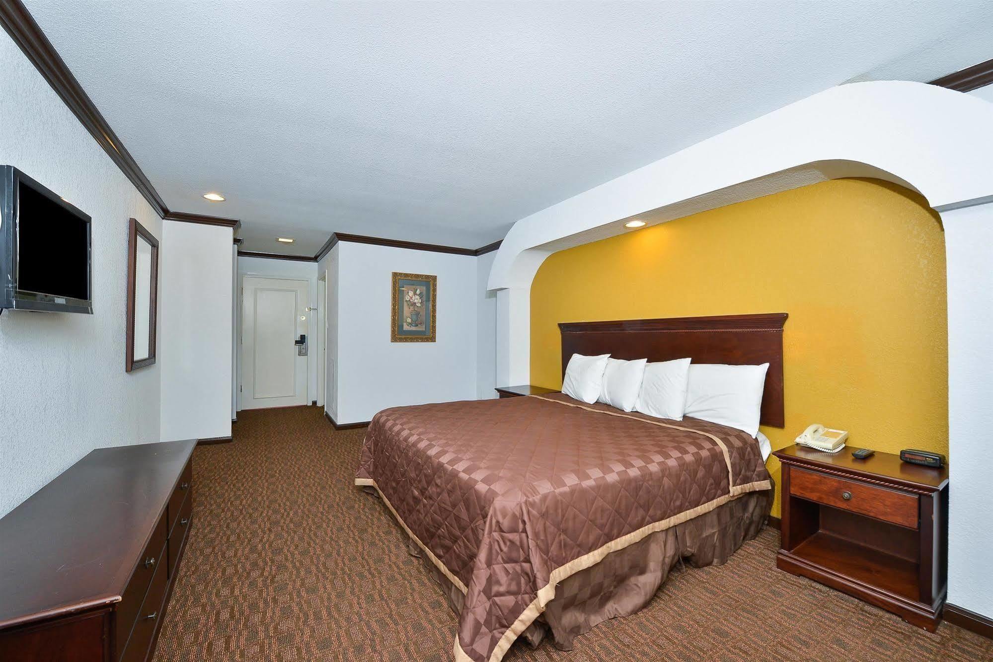 Americas Best Value Inn & Suites Brenham Εξωτερικό φωτογραφία